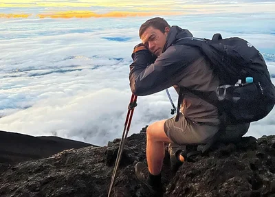 Whindersson Nunes escala o Monte Fugi e faz shows no Japão