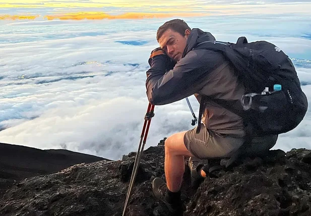 Whindersson Nunes escala o Monte Fugi e faz shows no Japão