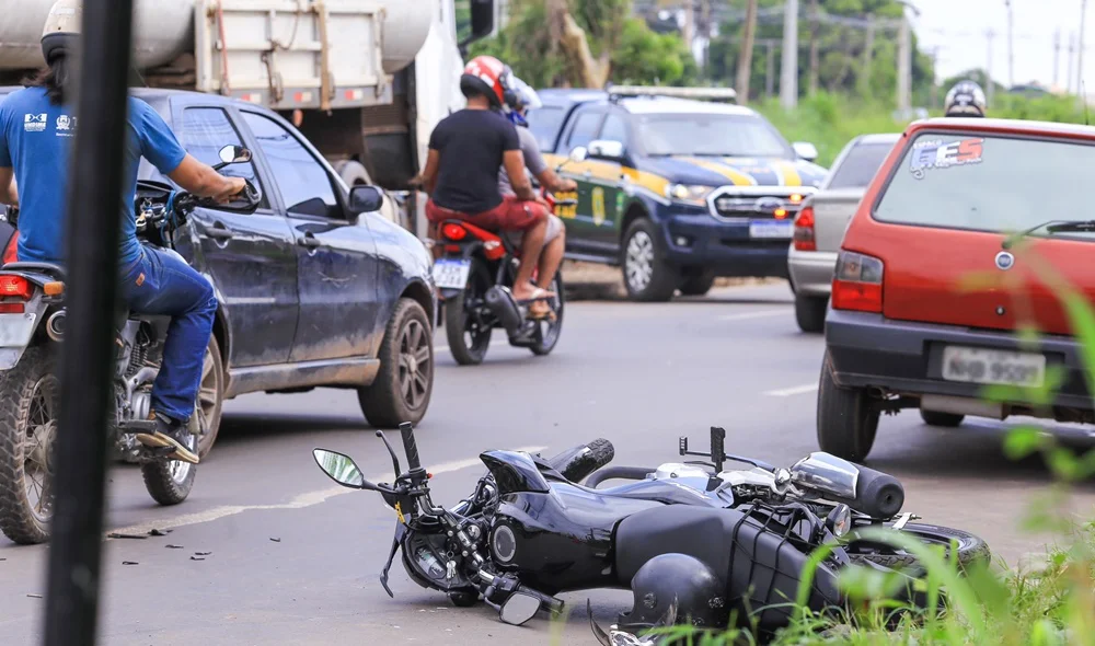 A motocicleta da vítima ficou caída às margens da BR 316