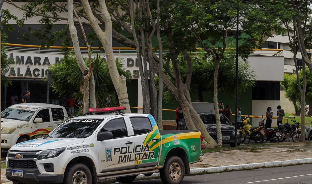 A PM também esteve presente para garantir a segurança