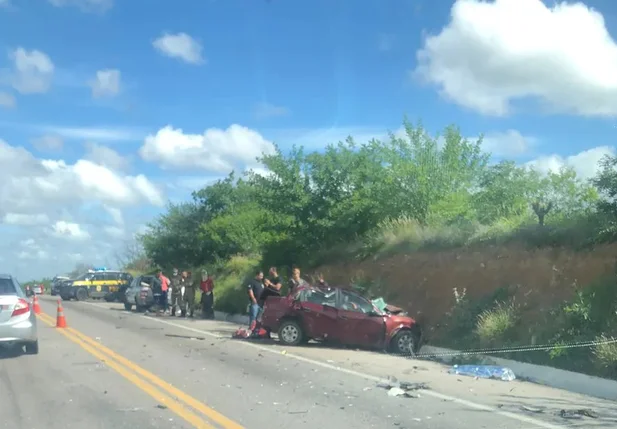 Acidente na BR-116 deixa cinco mortos