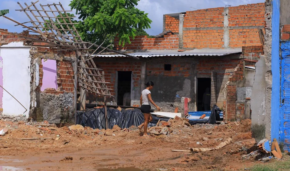 Agora estão sendo feitas obras no local