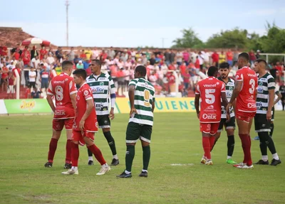 Altos e 4 de Julho ficam em empate sem gols