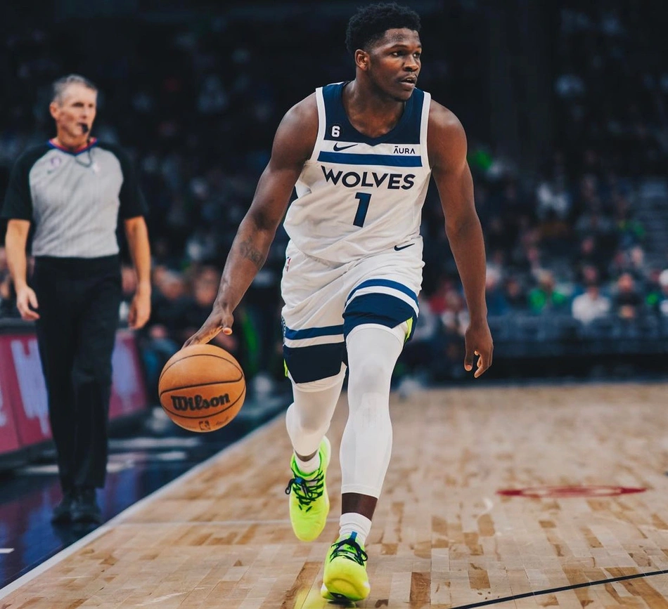 Anthony Edwards marcou 29 pontos contra o Denver Nuggets