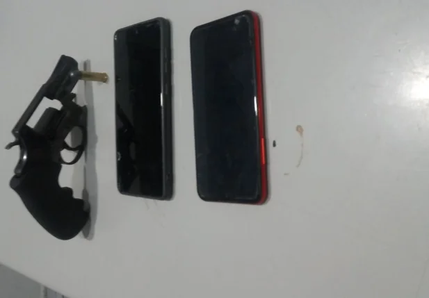 Arma de fogo apreendida com a dupla no Centro de Teresina