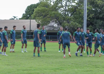Atletas em preparação para a partida