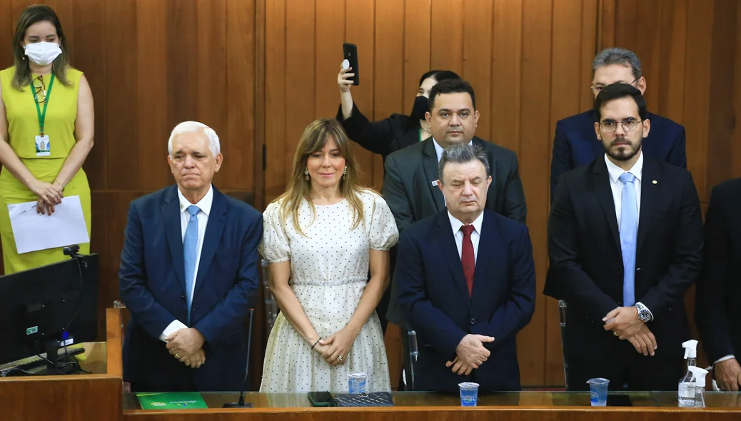 Autoridades presentes na solenidade de posse de Rafael Fonteles e Themístocles Filho