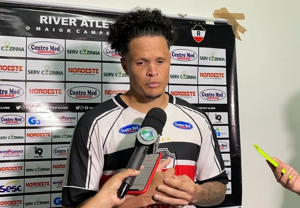 Buba, atacante do River