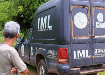 Carro do IML