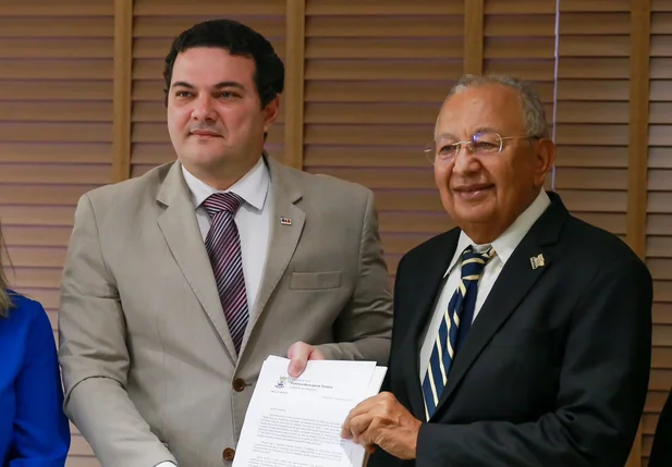 Dr. Pessoa pede a Celso Barros que OAB acompanhe auditoria na FMS