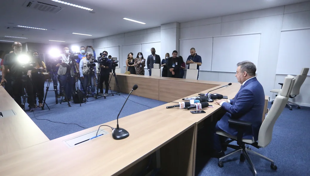 Coletiva de imprensa do desembargador Hilo de Almeida Sousa
