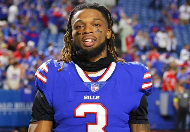 Damar Hamlin, safety do Bills, sofre parada cardíaca durante jogo