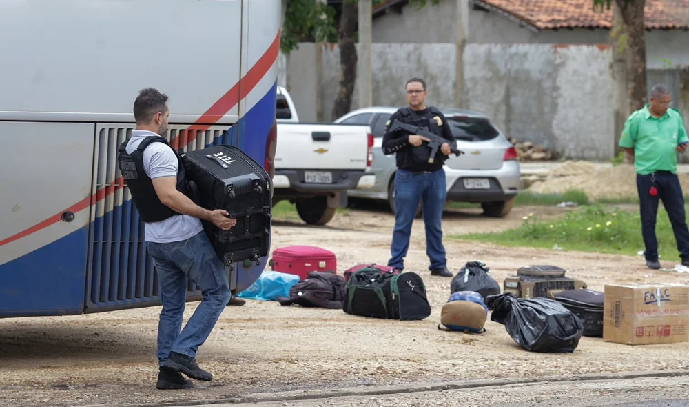Depre apreende mais de 2 mil pedras de crack, maconha e armas de fogo em Teresina