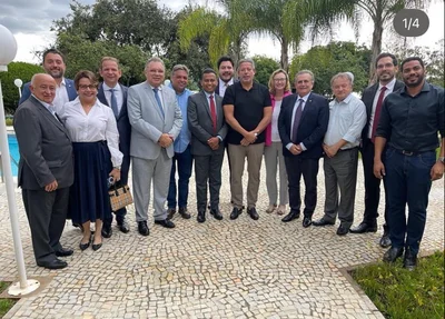 Deputados federais reunidos com Arthur Lira