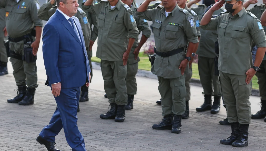 Desembargador Hilo de Almeida Sousa durante posse no TJ