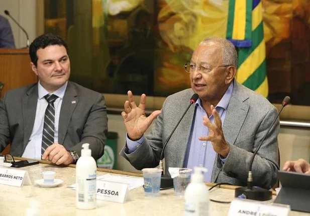 Dr. Pessoa e presidente da OAB Piauí
