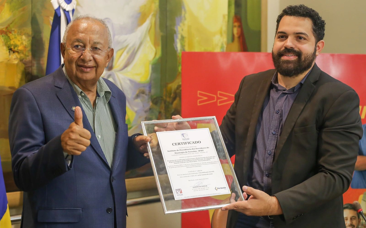 Dr. Pessoa participa de entrega de certificação do Pró Gestão ao IPMT