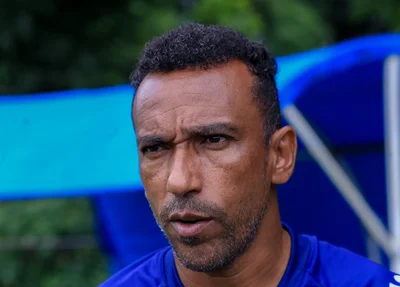 Eduardo, técnico do Fluminense-PI