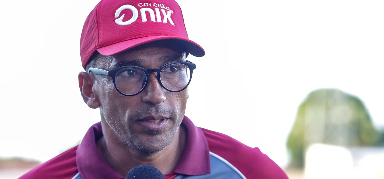 Eduardo, técnico do Fluminense-PI