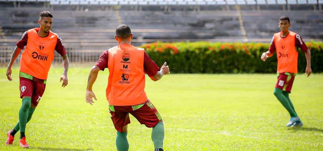 Elivélton durante treino