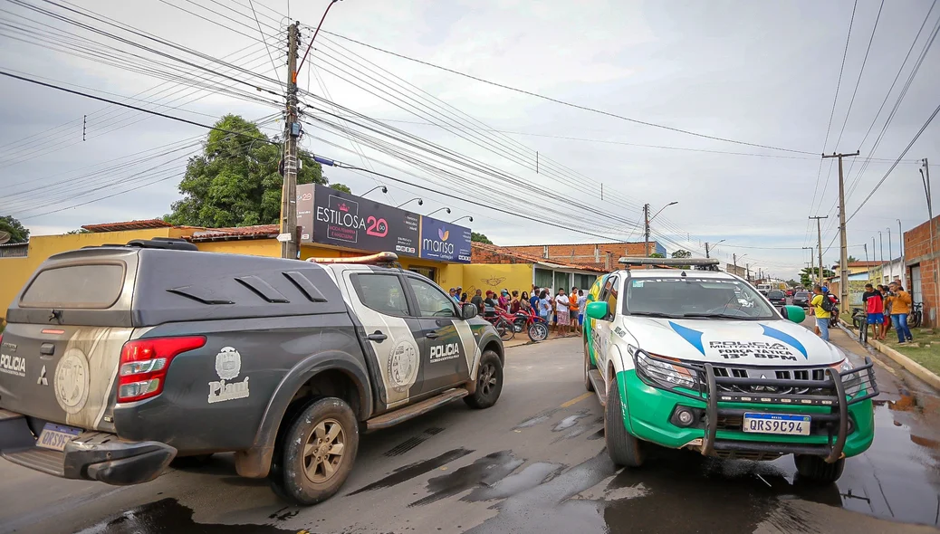 Equipe da perícia compareceu ao local