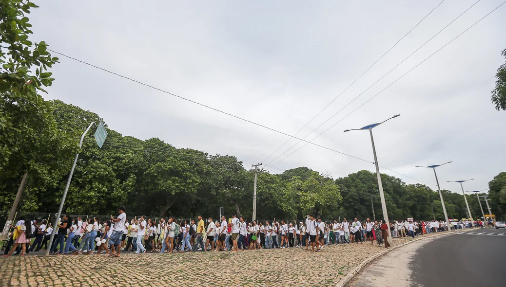 Estudantes fazem homenagem à Janaina Bezerra na UFPI