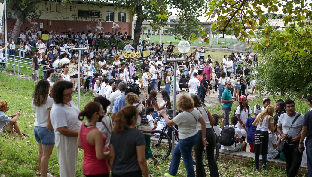 Estudantes no campus da UFPI