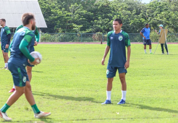 Fernando Tonet ao lado do auxiliar