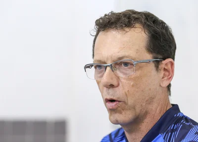 Fernando Tonet, técnico do Altos