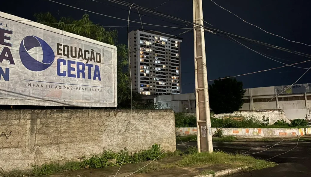Fios de alta tensão caídos