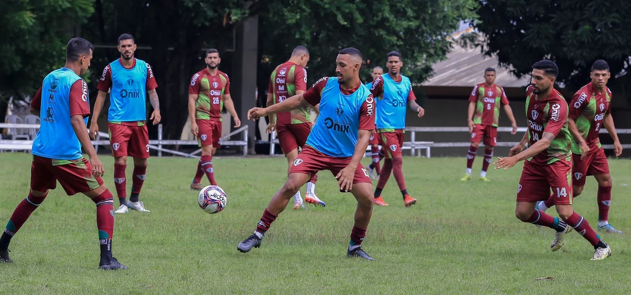 Fluminense-PI realiza último treino antes da estreia no Piauiense