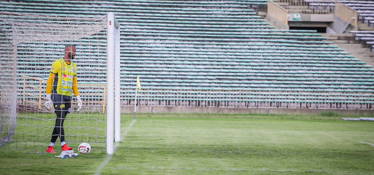 Gustavo Henrique, goleiro do Comercial