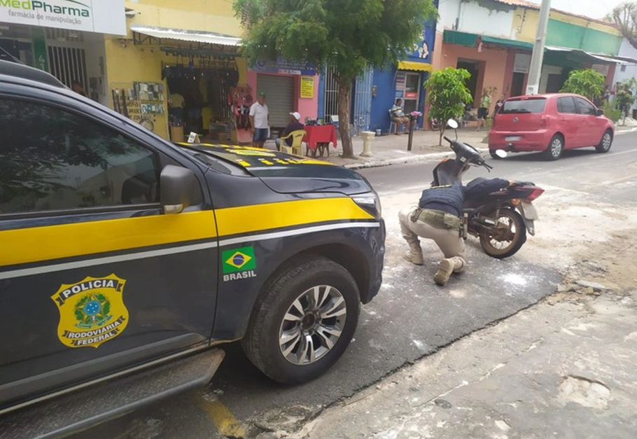 Honda Biz 100 ES foi apreendida na BR 343 em Floriano