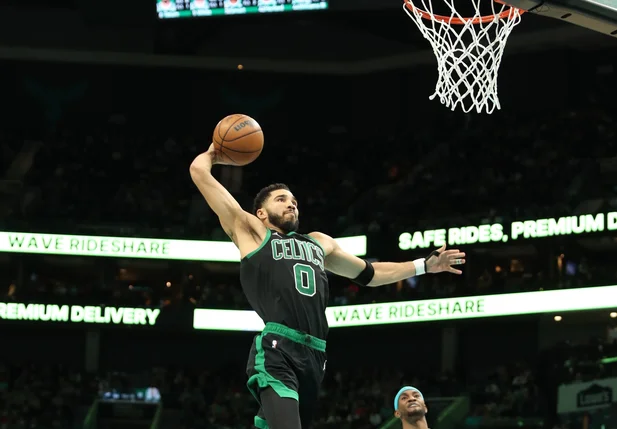 Jayson Tatum anotou 51 pontos e nove rebotes