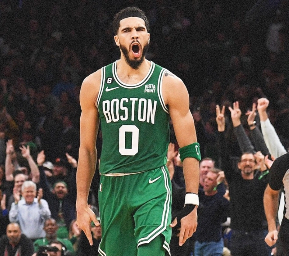 Jayson Tatum fez duplo-duplo com 34 pontos e 19 rebotes