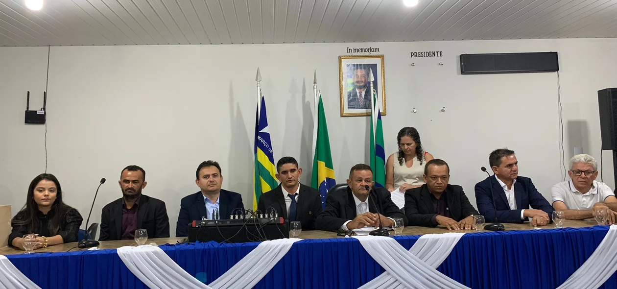 Jermiray Andrade toma posse como presidente da Câmara de Jatobá