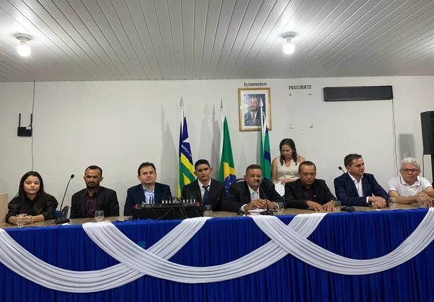 Jermiray Andrade toma posse como presidente da Câmara de Jatobá