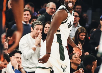 Jrue Holiday comemorando cesta