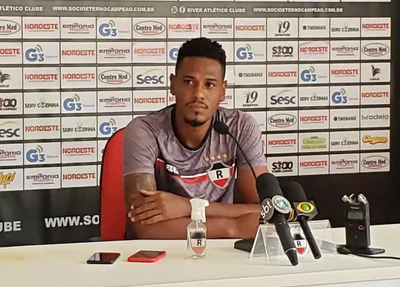 Leandro Amaro, zagueiro do River