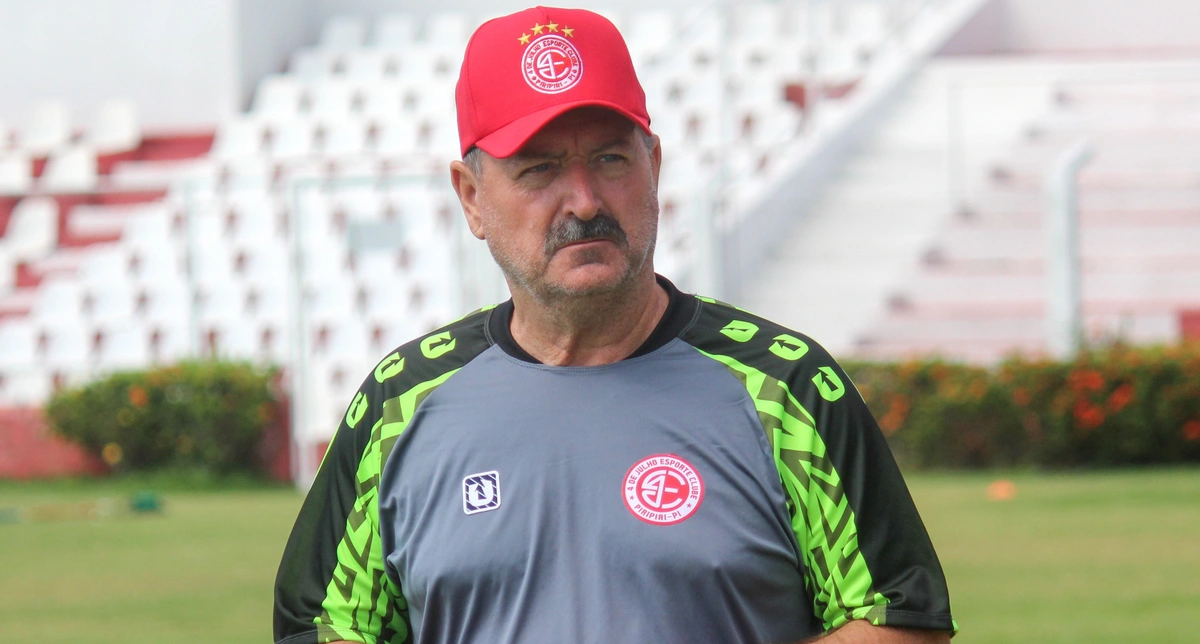 Leandro Campos, técnico do 4 de Julho