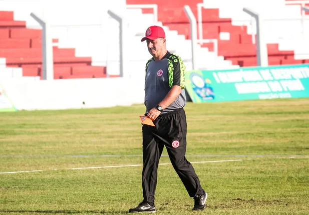 Leandro Campos, técnico do 4 de Julho