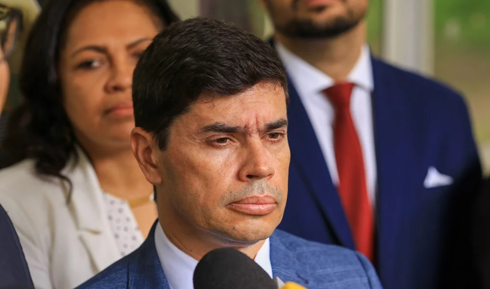 Lehi Sudy durante entrevista à imprensa