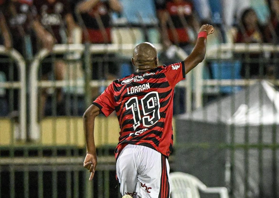 Lorran se torna o jogador mais jovem a marcar com a camisa do Flamengo