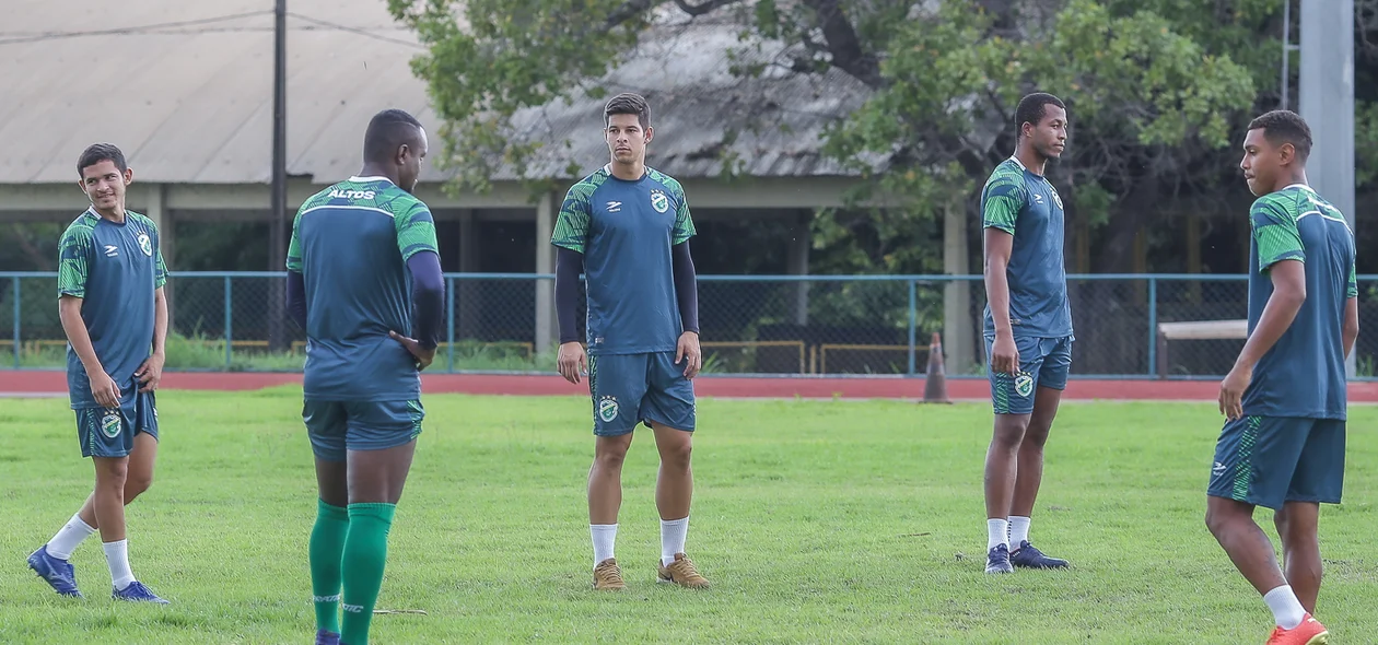 Lucas Souza voltando aos treinos