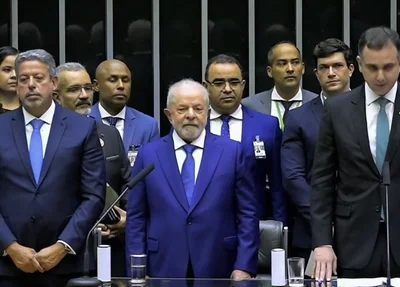 Lula é empossado presidente da República