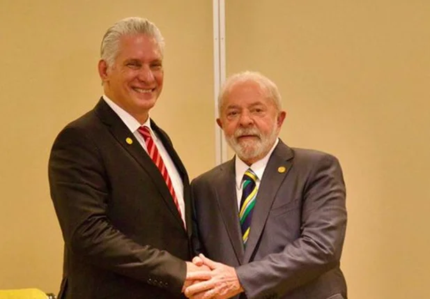 Lula e Miguel Díaz-Canel se encontram na Argentina