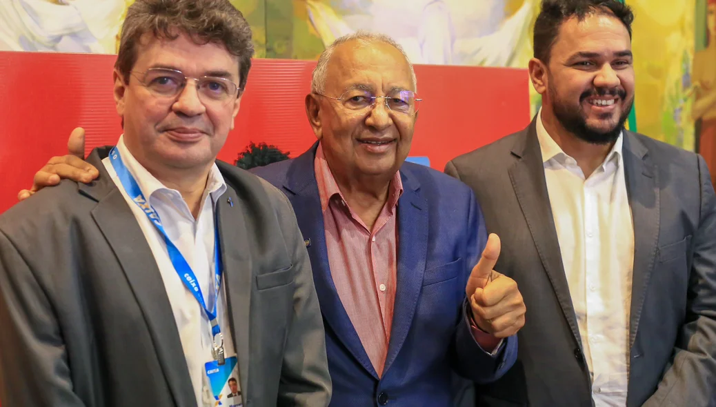 Marcelo Diniz ao lado do prefeito de Teresina e Welton Bandeira