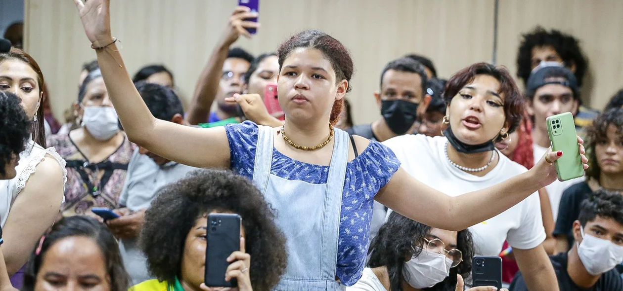 Maria Clara, estudante de História