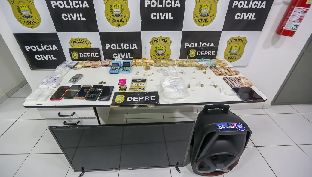 Material apreendido pela DEPRE