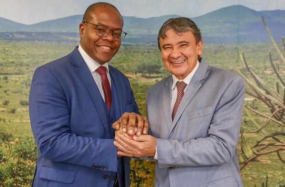 Ministro Wellington Dias se reúne com Silvio Almeida